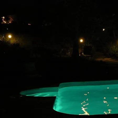 2 Bedrooms With Shared Pool And Wifi At *