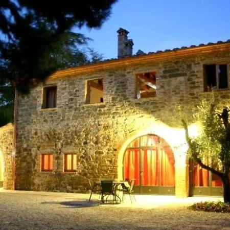 2 Bedrooms With Shared Pool And Wifi At